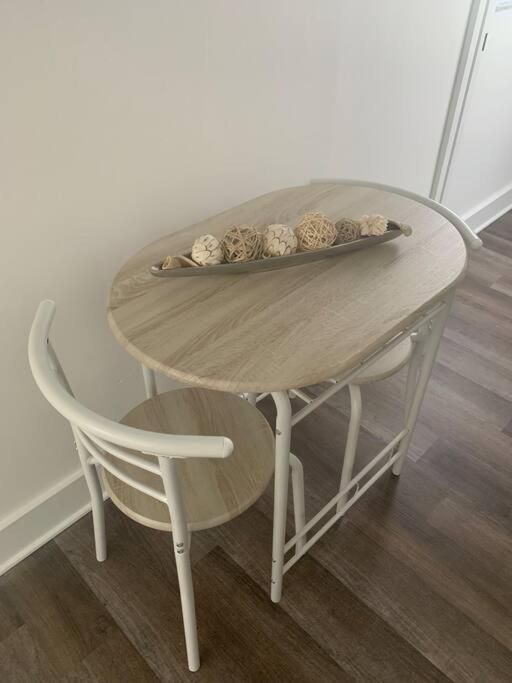Sleeps 3, Cozy, Boho Style, In The Heart Of -free Parking Apartamento *